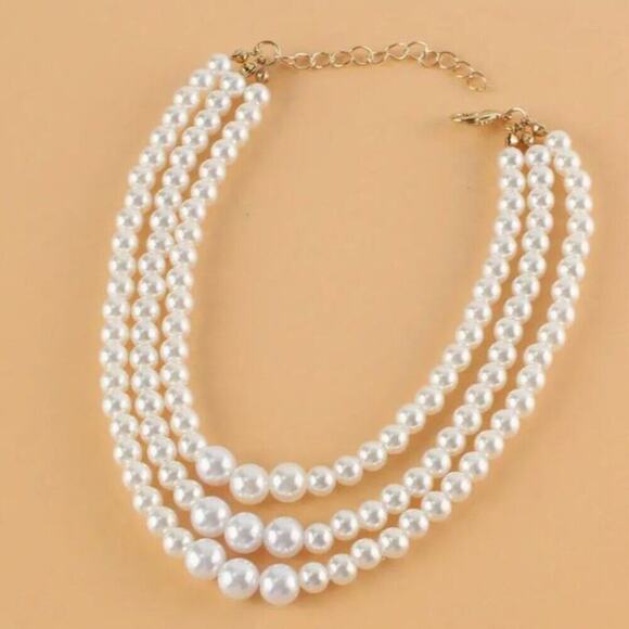 New Faux Pearl Triple Layer Claw Clasp beaded white anklet bracelet for bridal - Picture 4 of 7